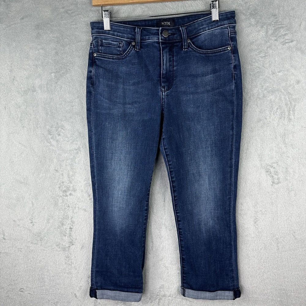 nydj jeans Women's Blue Crop Denim Size‎ 6 (30x21.5)